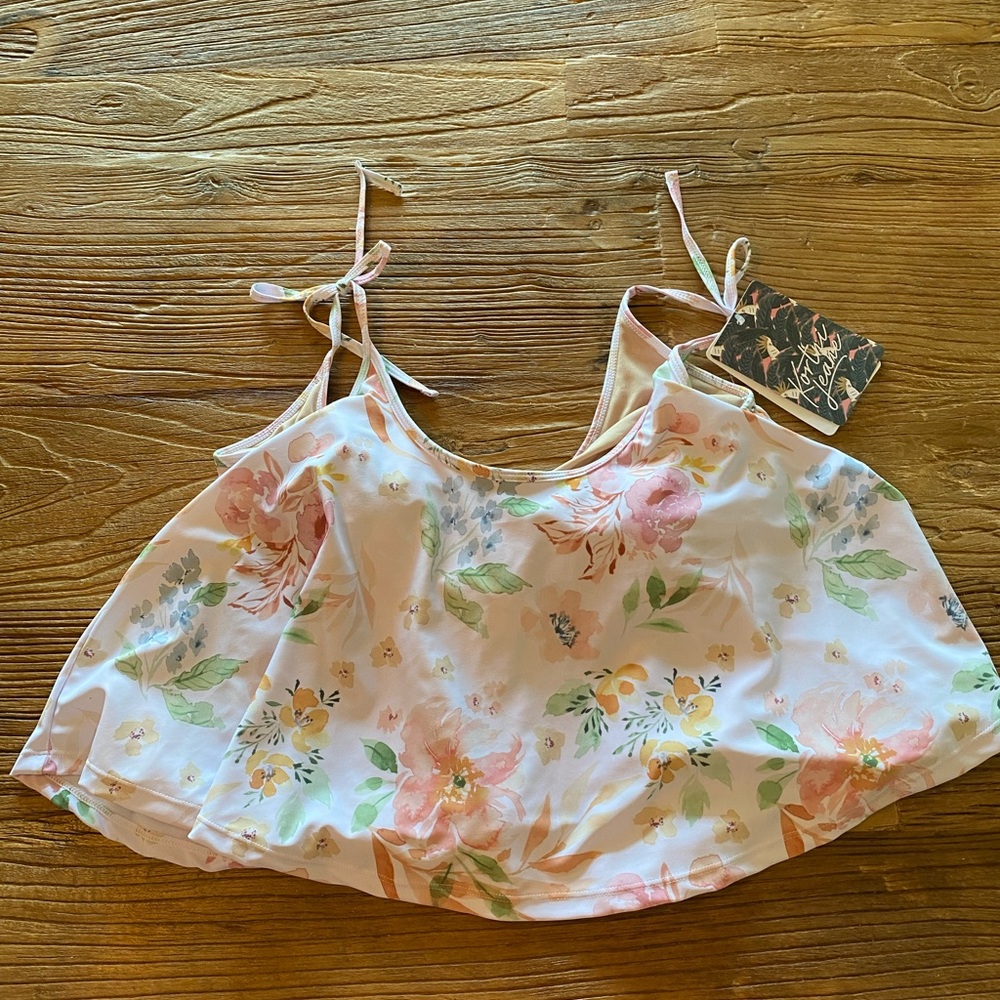 Kortni Jeane Swing Top Large NWT